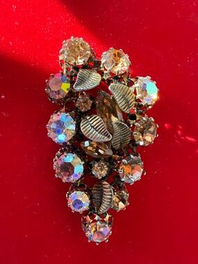 VINTAGE MADE IN AUSTRIA RHINESTONE BROOCH